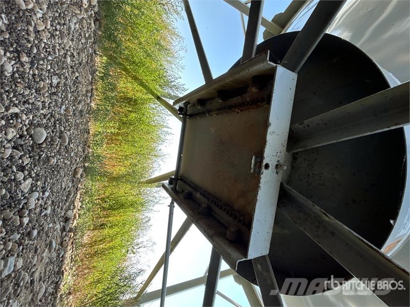 Goebel 8RP18-37-18 +/- 4900 bu 5 Ring Hopper Grain Bin Sonstige Ernte Verarbeitung und -lagerung