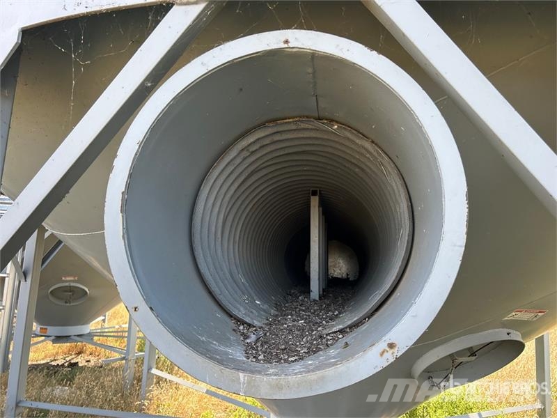 Goebel 8RP18-37-24 +/- 4900 bu 5 Ring Hopper Grain Bin Sonstige Ernte Verarbeitung und -lagerung