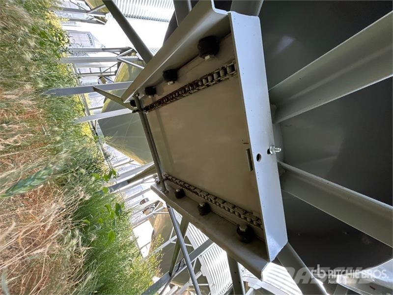 Goebel 8RP18-37-24 +/- 4900 bu 5 Ring Hopper Grain Bin Sonstige Ernte Verarbeitung und -lagerung