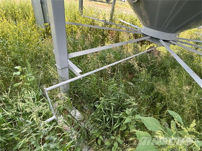 Goebel 8RP18-37-24 +/- 4900 bu 5 Ring Hopper Grain Bin Sonstige Ernte Verarbeitung und -lagerung
