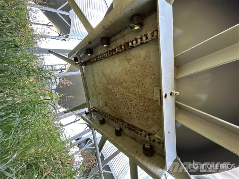 Goebel 8RP18-37-24 +/- 4900 bu 5 Ring Hopper Grain Bin Sonstige Ernte Verarbeitung und -lagerung