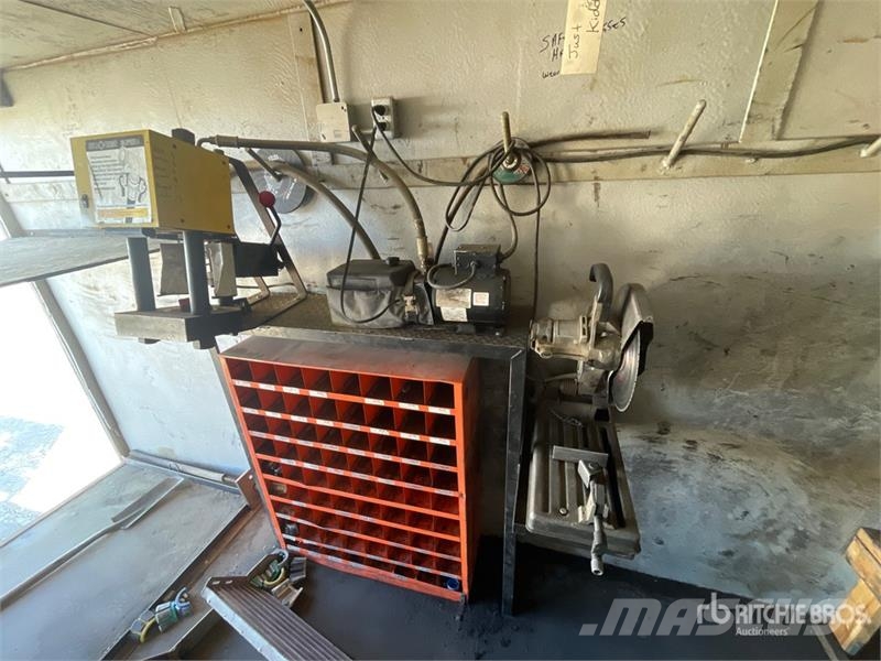 Goertzen 20 ft T/A Fifth-Wheel Mobile Workshop Інші причепи