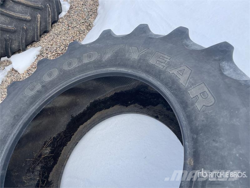  Good Year 710/70R38 Tires Opony, koła i felgi