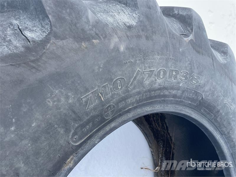  Good Year 710/70R38 Tires Opony, koła i felgi