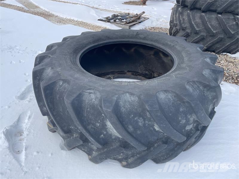  Good Year 710/70R38 Tires Opony, koła i felgi