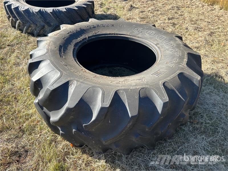 Goodyear 24.5-32 Tires Gume, točkovi i felne