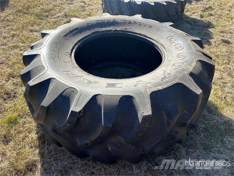 Goodyear 24.5-32 Tires Gume, točkovi i felne