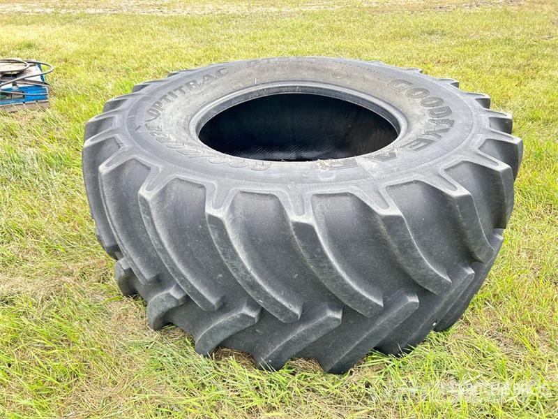 Goodyear 800/70R38 Tires Däck, hjul och fälgar