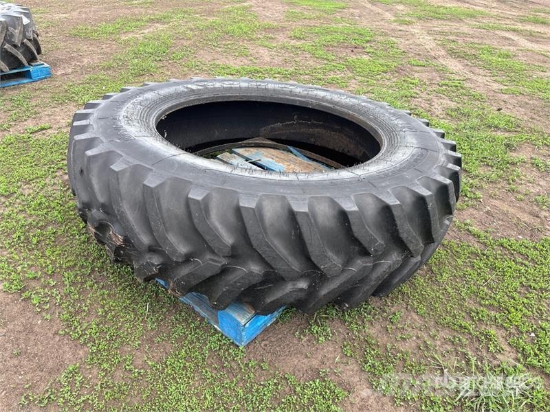 Goodyear Dyna Torque 480/80R42 Tires Pneus, roues et jantes