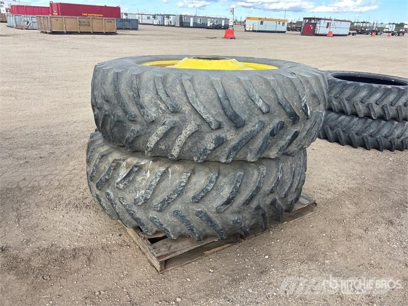 Goodyear of (2) Goodyear Dyna Torque 20.8R42 Radial Tires 輪胎、車輪和輪圈