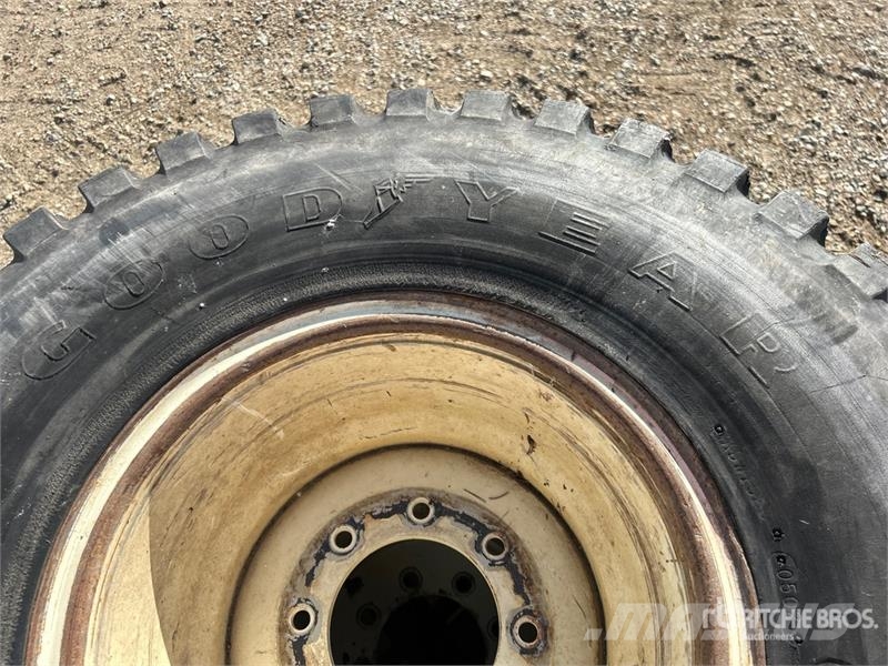 Goodyear of (2) Goodyear Softrac II  16.5L-16.1SL Tires Tekerlekler