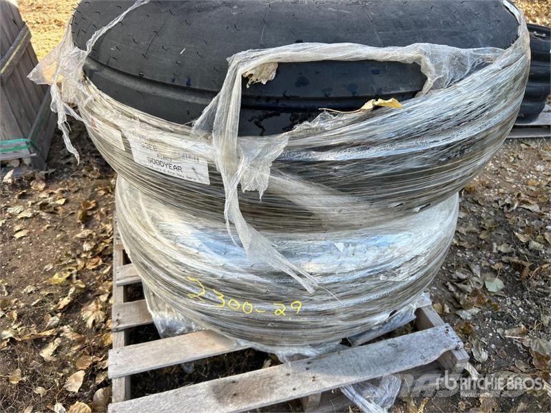 Goodyear of (2) Goodyear 16.5L-16.1F1 Tires (Unused) Gume, točkovi i felne