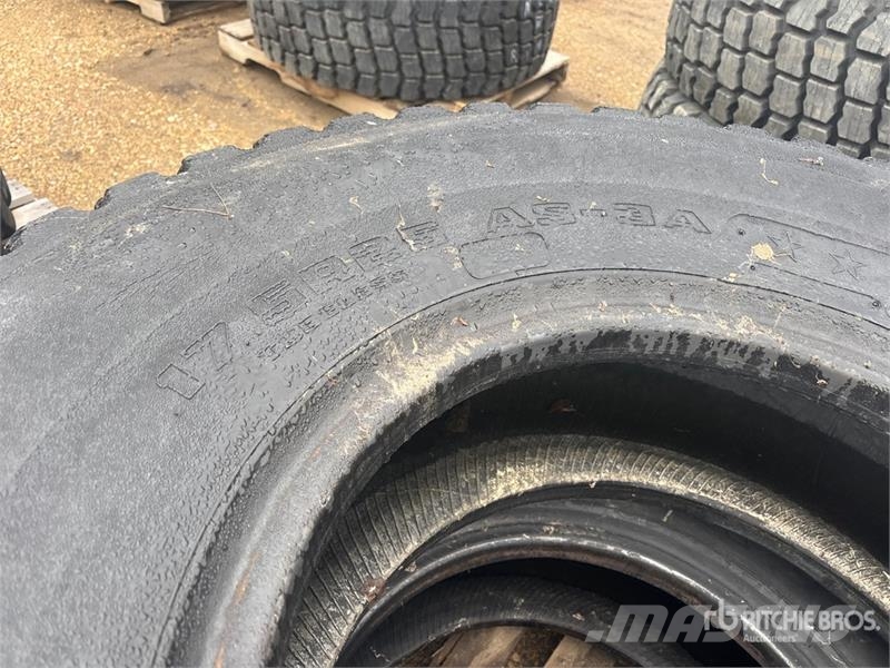 Goodyear of (2) Goodyear Unisteel 17.5R25 Tires (Unused) Däck, hjul och fälgar