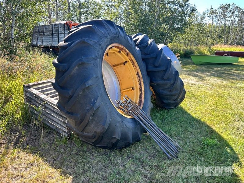 Goodyear of (2) Goodyear 20.8-38 Tires Däck, hjul och fälgar