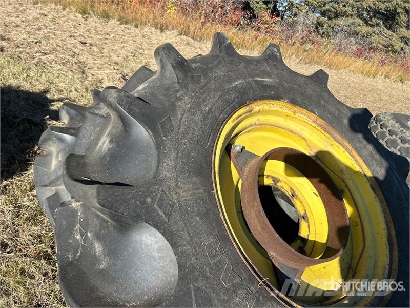 Goodyear of (2) Goodyear 14.9-24 Tires Gume, točkovi i felne