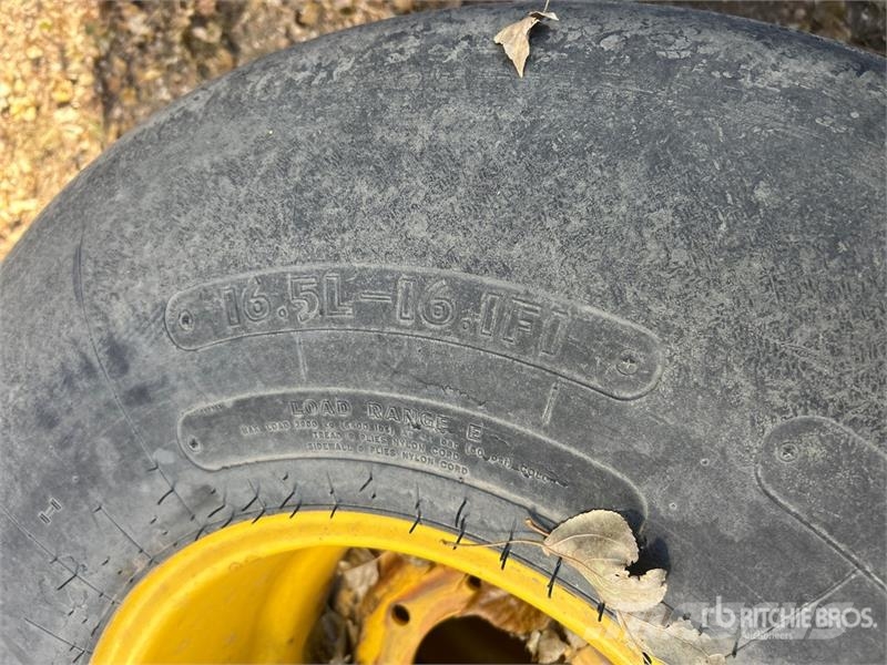 Goodyear of (2) Goodyear 16.5L-16.1F1 Tires Gume, točkovi i felne