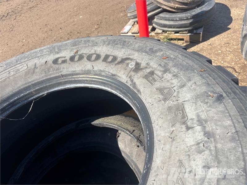 Goodyear of (2) Goodyear G178 445/65R22.5 Tires 輪胎、車輪和輪圈
