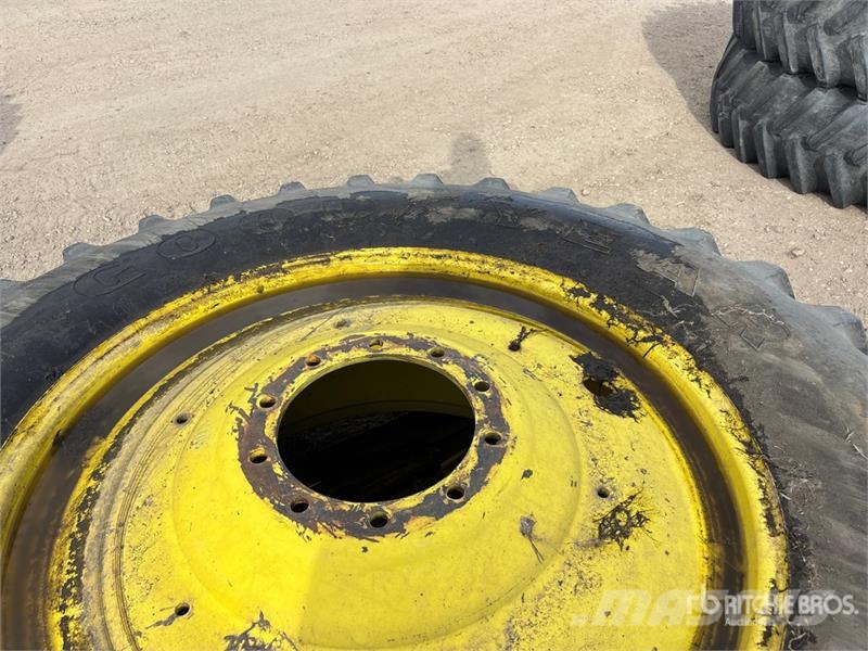 Goodyear of (2) Goodyear Dyna Torque 20.8R42 Radial Tires 輪胎、車輪和輪圈