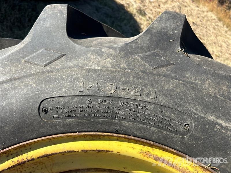Goodyear of (2) Goodyear 14.9-24 Tires Gume, točkovi i felne