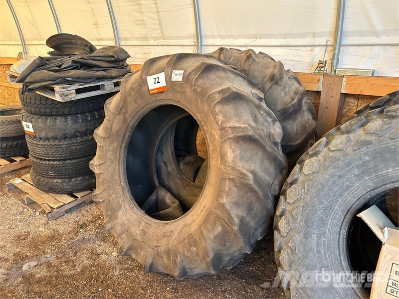 Goodyear of (2) Goodyear 23.1-34 Tires Renkaat ja vanteet