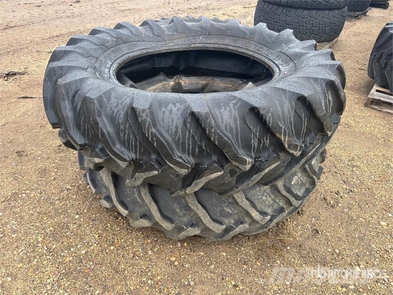 Goodyear of (2) Goodyear Traction Torque 18.4-34 Tires Däck, hjul och fälgar