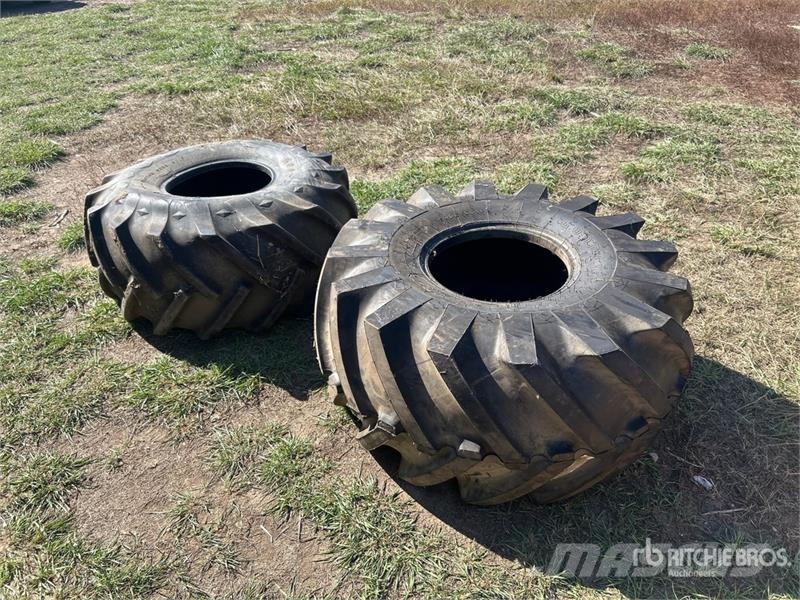 Goodyear of (2) Goodyear Tires Gume, kolesa in platišča