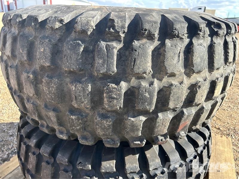 Goodyear of (2) Goodyear Softrac II  16.5L-16.1SL Tires Tekerlekler