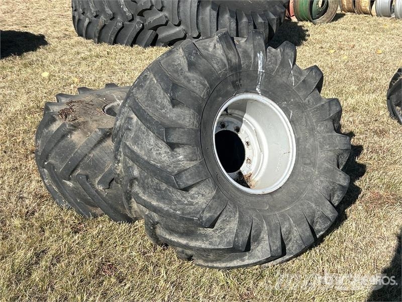 Goodyear of (2) Goodyear 12.5L-16.1 Tires Gume, točkovi i felne