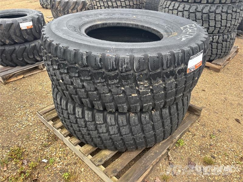 Goodyear of (2) Goodyear Unisteel 17.5R25 Tires (Unused) Däck, hjul och fälgar