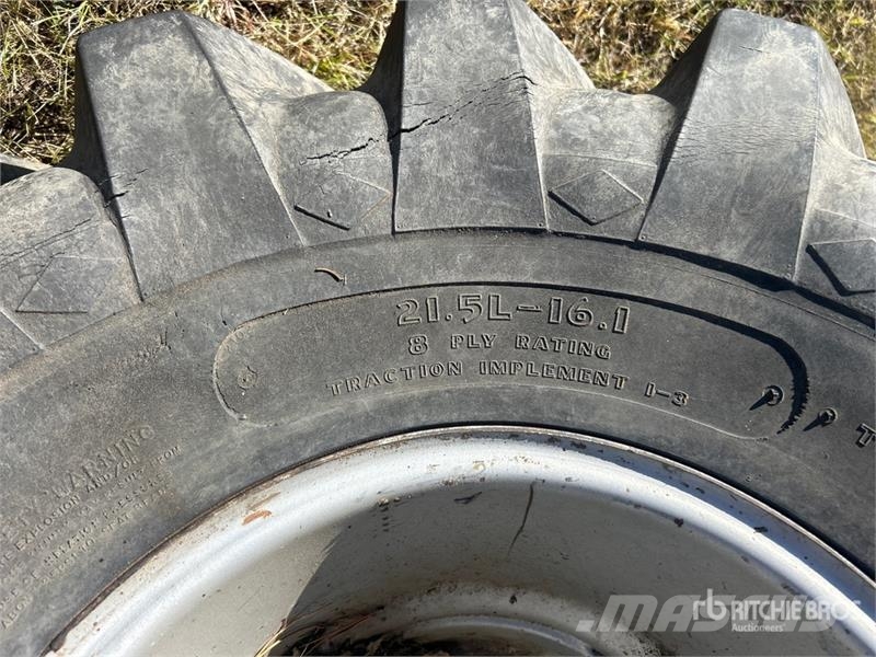 Goodyear of (2) Goodyear 12.5L-16.1 Tires Gume, točkovi i felne