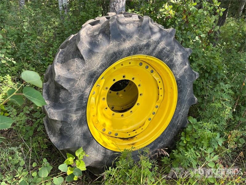 Goodyear of (2) Goodyear 480/70R34 Tires - Fits John Deere  Däck, hjul och fälgar