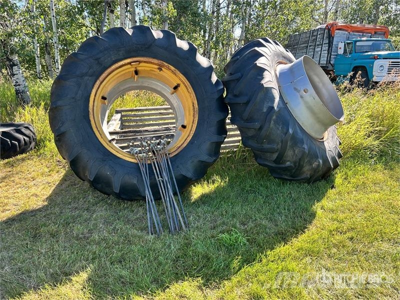Goodyear of (2) Goodyear 20.8-38 Tires Däck, hjul och fälgar