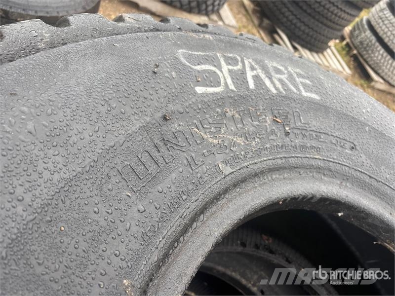 Goodyear of (2) Goodyear Unisteel 17.5R25 Tires (Unused) Däck, hjul och fälgar