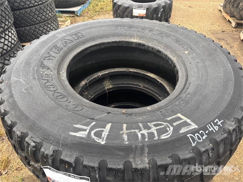 Goodyear of (2) Goodyear Unisteel 17.5R25 Tires (Unused) Däck, hjul och fälgar
