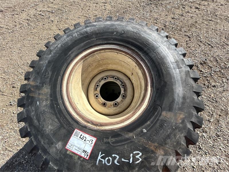Goodyear of (2) Goodyear Softrac II  16.5L-16.1SL Tires Tekerlekler