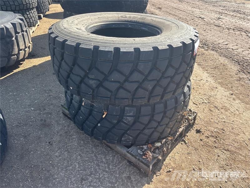 Goodyear of (2) Goodyear G178 445/65R22.5 Tires 輪胎、車輪和輪圈