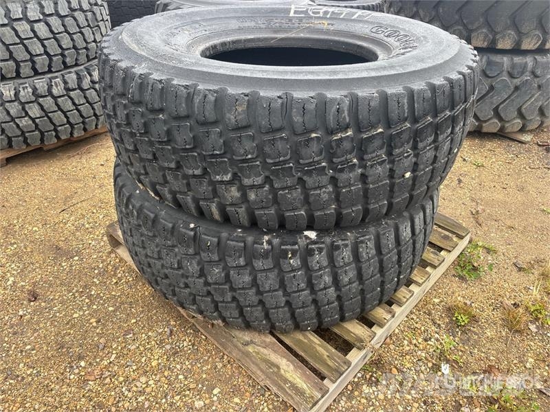 Goodyear of (2) Goodyear Unisteel 17.5R25 Tires (Unused) Däck, hjul och fälgar
