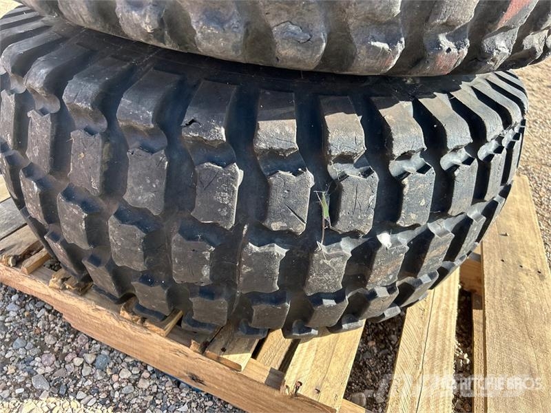 Goodyear of (2) Goodyear Softrac II  16.5L-16.1SL Tires Tekerlekler