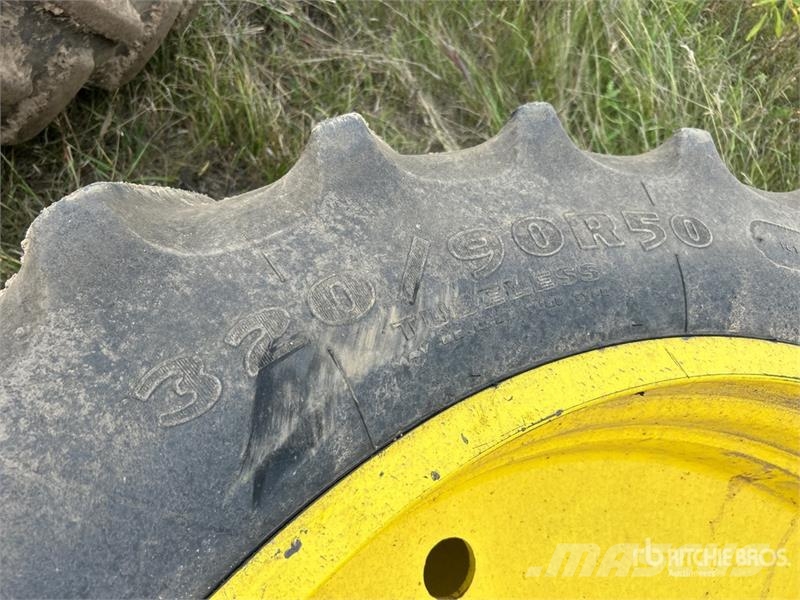 Goodyear of (2) Pallets of Goodyear 320/90R50 Tires Gume, točkovi i felne