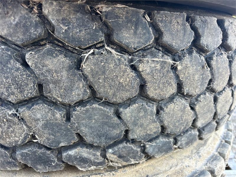 Goodyear of (3) Goodyear 11R24.5 Tires Шины и колёса