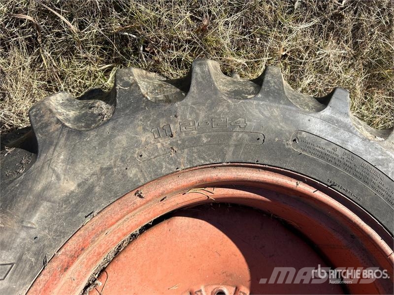 Goodyear of (3) Goodyear 11.2-24 Tires Gume, točkovi i felne