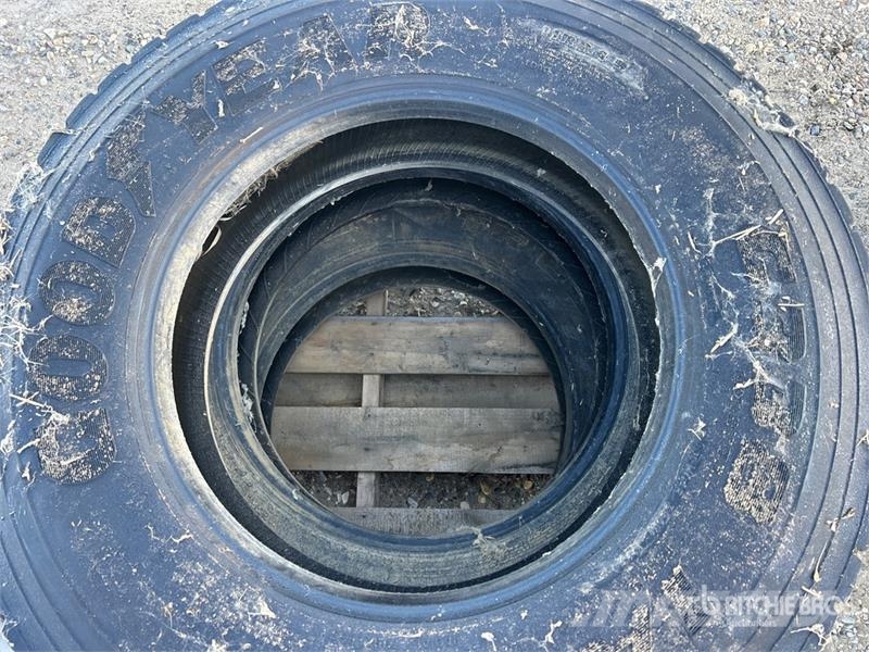 Goodyear of (3) Goodyear 11R24.5 Tires Шины и колёса