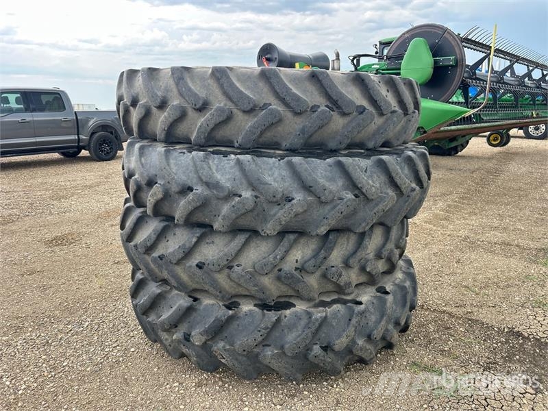 Goodyear of (4) Goodyear 380/90R46 Tires - Fits New Holland Шины и колёса