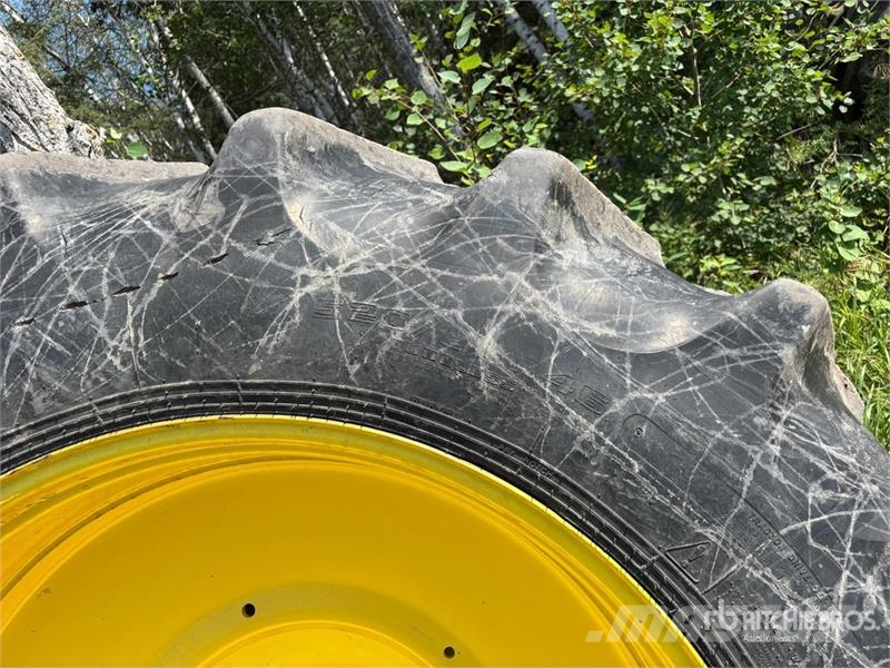 Goodyear of (4) Goodyear 520/85R46 Tires - Fits John Deere  Däck, hjul och fälgar