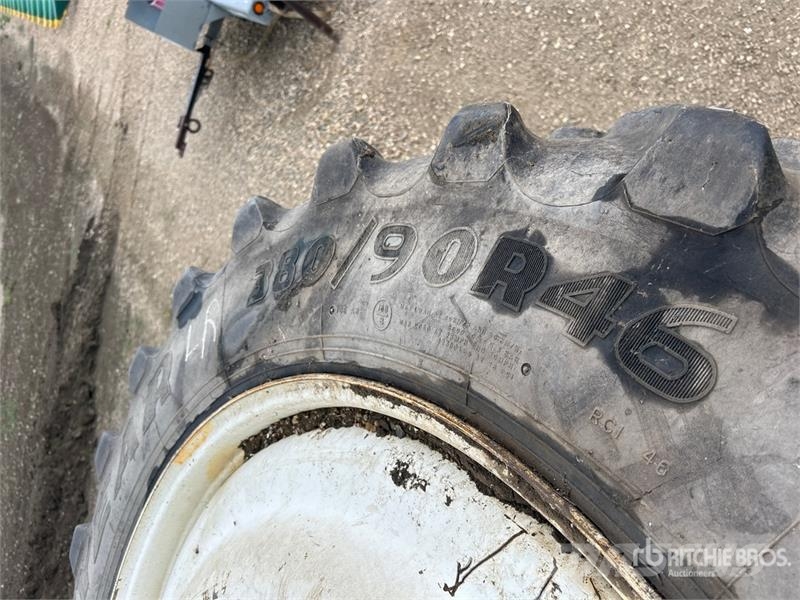 Goodyear of (4) Goodyear 380/90R46 Tires - Fits New Holland Шины и колёса