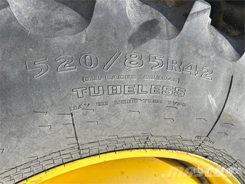 Goodyear of (4) Goodyear UltraTorque 520/85R42 Tires Neumáticos, ruedas y llantas