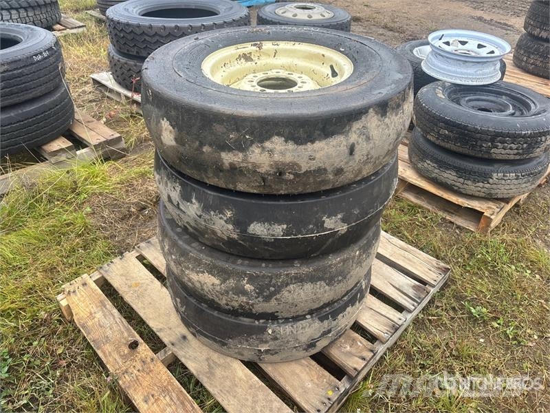 Goodyear of (4) Goodyear Compactor 8.5/90-15K Tires (Unused Däck, hjul och fälgar