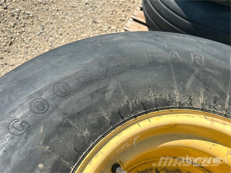 Goodyear of (4) Goodyear 16.5L-16.1FL Tires - Fits Bourgaul Däck, hjul och fälgar