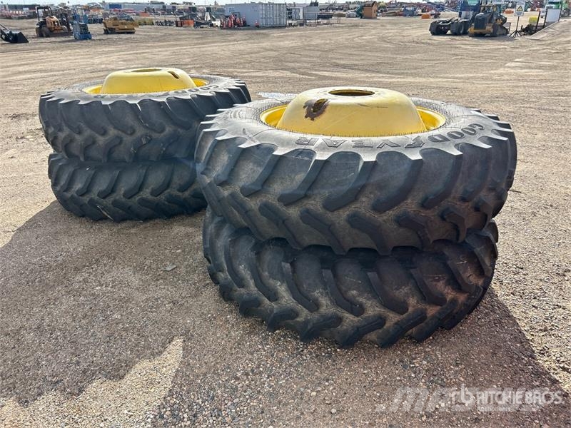 Goodyear of (4) Goodyear UltraTorque 520/85R42 Tires Neumáticos, ruedas y llantas
