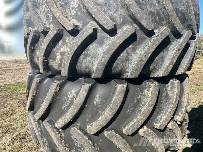 Goodyear of (4) Goodyear 800/55RR46 Tires Gume, točkovi i felne